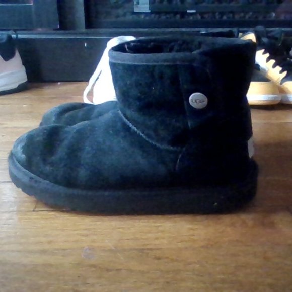 uggs - Picture 3 of 3